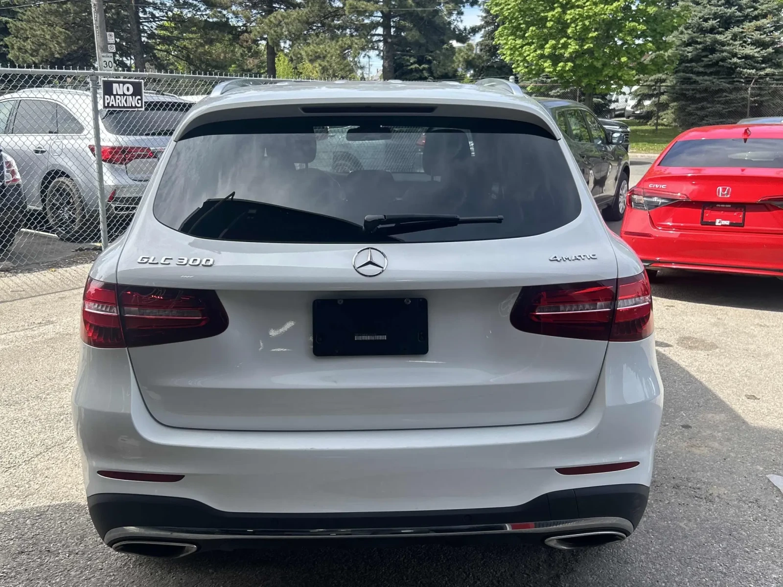 Mercedes-Benz GLC 300 CARFAX * АВТО КРЕДИТ * ПРОГНОЗНА ЦЕНА ДО БГ * , снимка 8 - Автомобили и джипове - 54684281