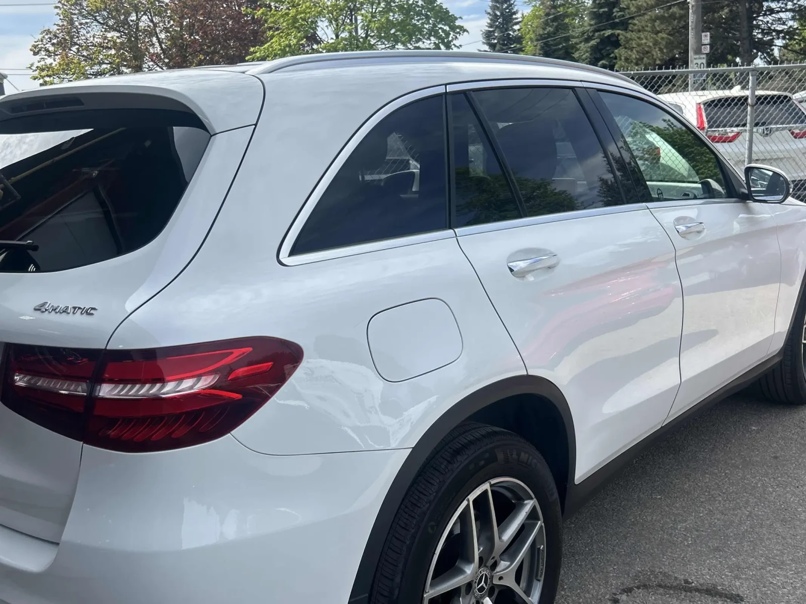 Mercedes-Benz GLC 300 CARFAX * АВТО КРЕДИТ * ПРОГНОЗНА ЦЕНА ДО БГ * , снимка 6 - Автомобили и джипове - 54684281