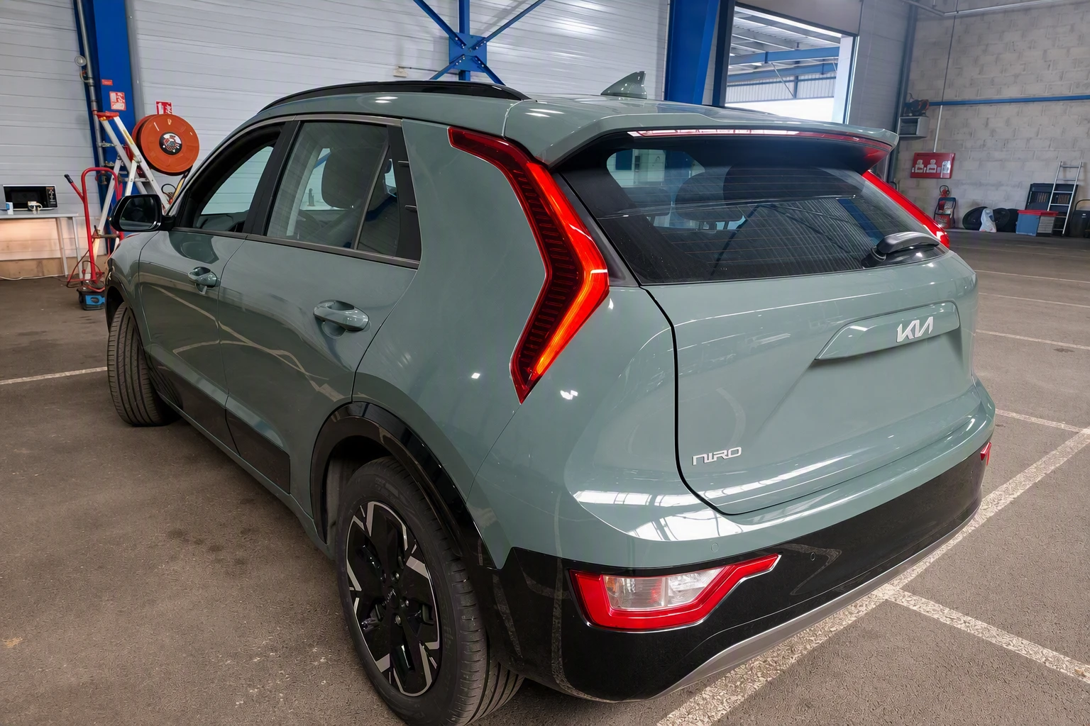 Kia Niro E-Niro 64kw Business, снимка 3 - Автомобили и джипове - 55484166