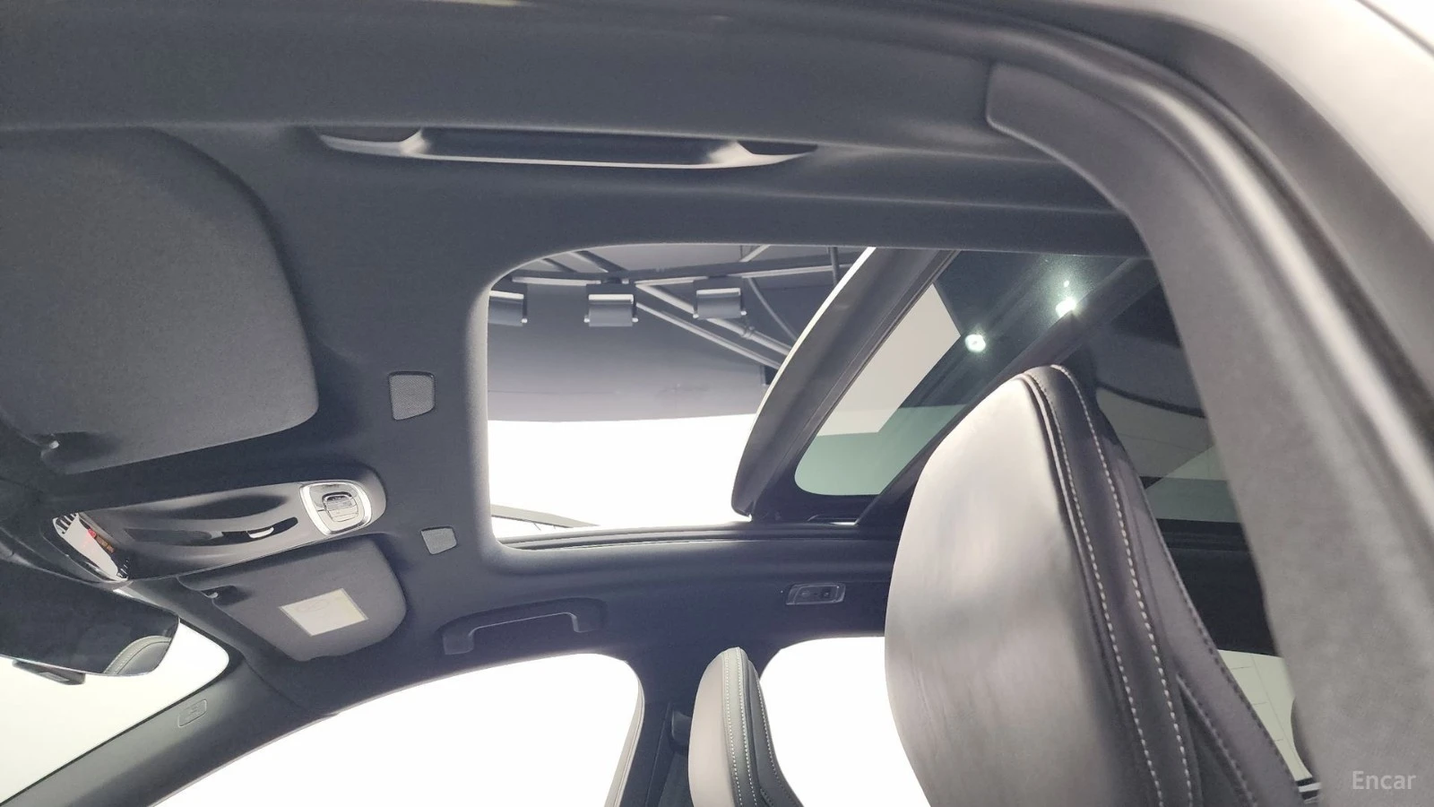 Volvo XC60 T8* R-Design* 360* HUD* HARMAN KARDON* PANO* ПОДГР, снимка 17 - Автомобили и джипове - 55529909