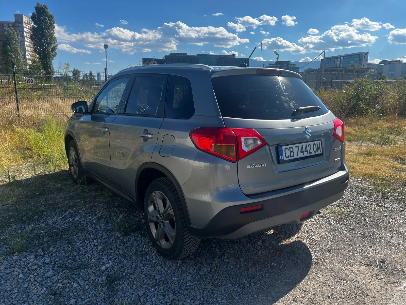 Suzuki Vitara 1.6i 120kc 4x4, снимка 7 - Автомобили и джипове - 55796760