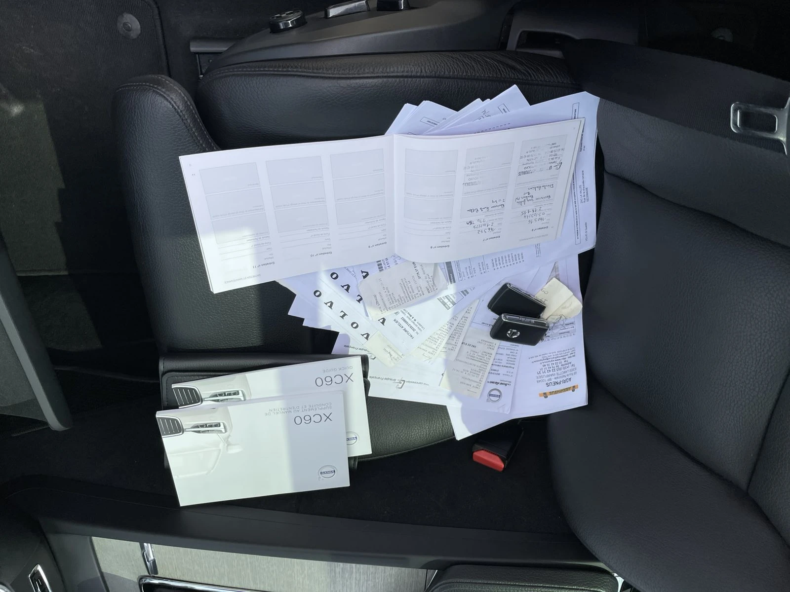 Volvo XC60 D5/Inscription/AWD/235кс/Панорама, снимка 15 - Автомобили и джипове - 55801293