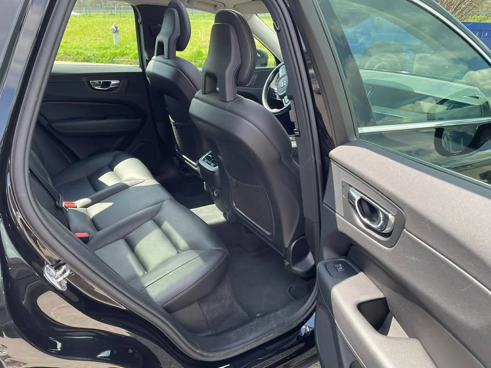 Volvo XC60 D5/Inscription/AWD/235кс/Панорама, снимка 8 - Автомобили и джипове - 55801293