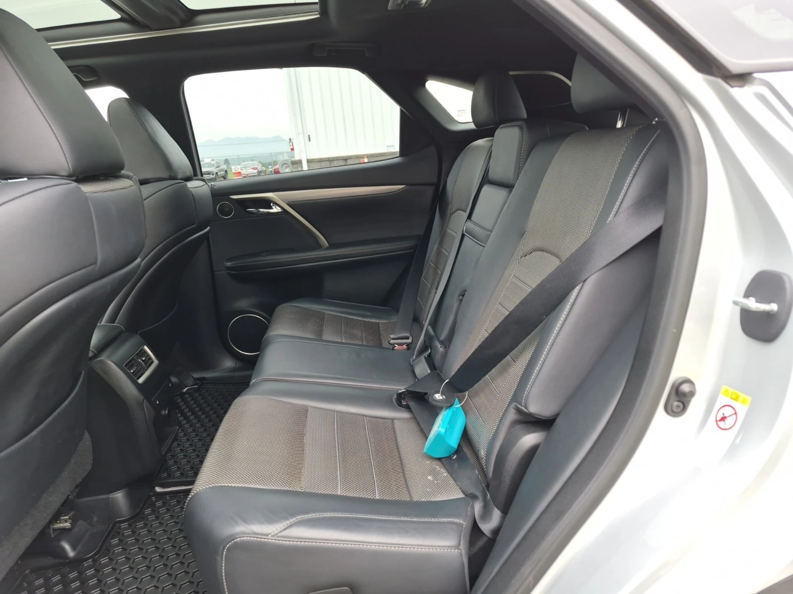 Lexus RX 350 * AWD * ОБДУХВАНЕ * BLIND SPOT * CARFAX * , снимка 12 - Автомобили и джипове - 56012814