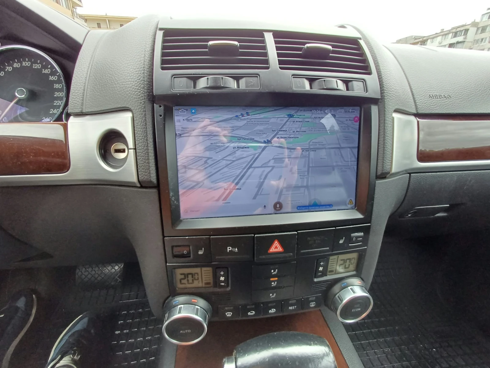 VW Touareg, снимка 9 - Автомобили и джипове - 56541687