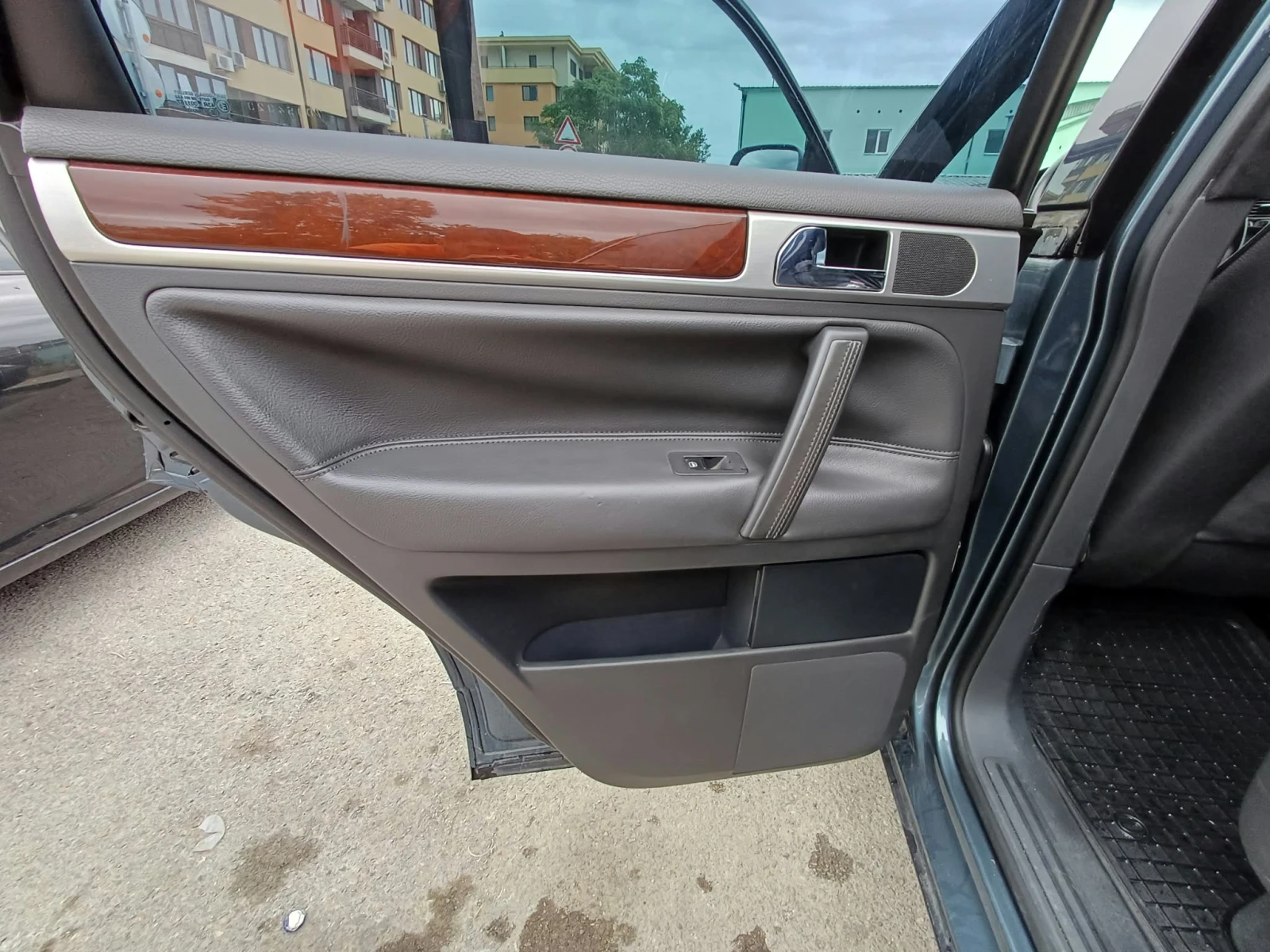 VW Touareg, снимка 12 - Автомобили и джипове - 56541687