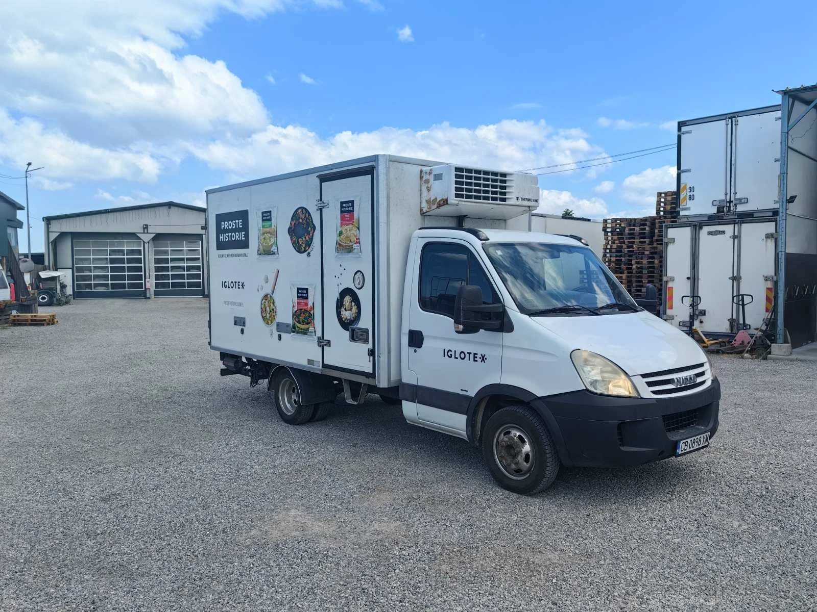 Iveco 35c13 Хладилен, снимка 4 - Бусове и автобуси - 53872286