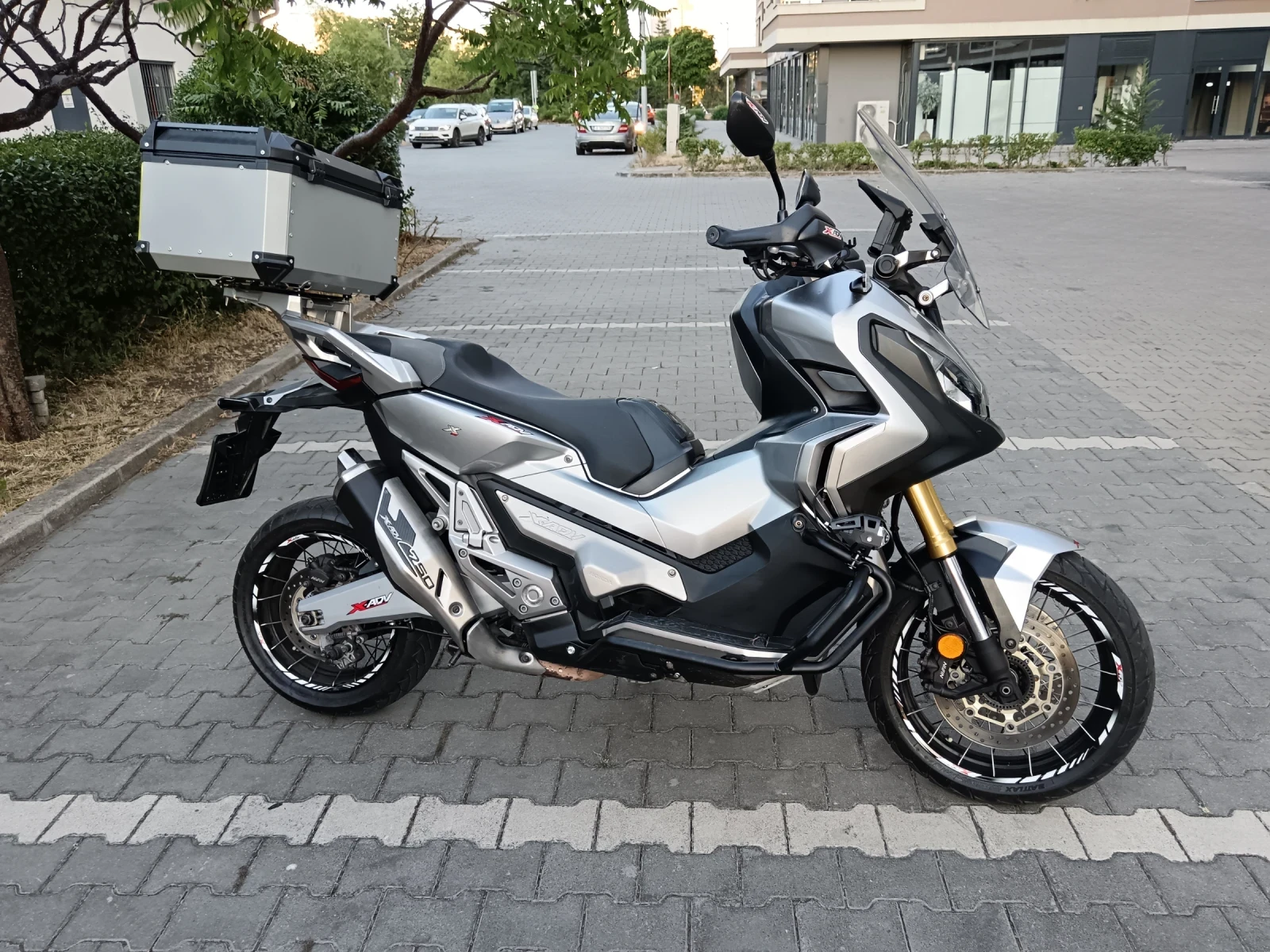 Honda X-ADV X-ADV, снимка 4 - Мотоциклети и мототехника - 55743838
