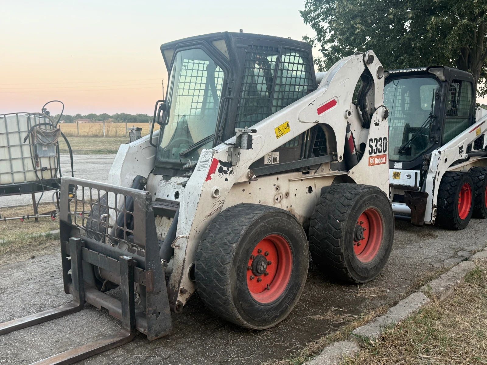 Мини челни товарачи Bobcat S 330