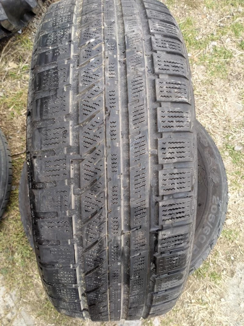 Гуми Зимни 205/55R16, снимка 1 - Гуми и джанти - 34856644