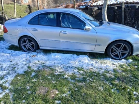 Mercedes-Benz E 320 Facelift, снимка 2