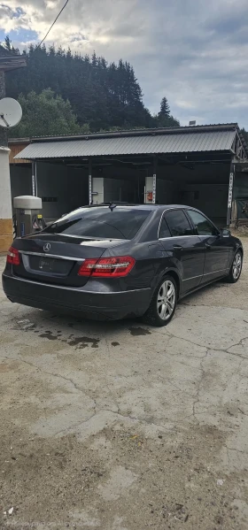 Mercedes-Benz E 200, снимка 3