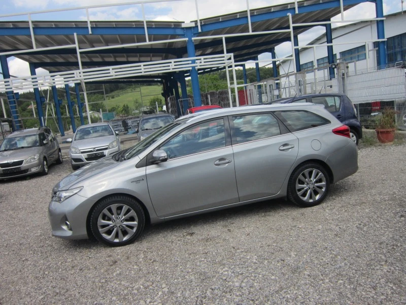 Toyota Auris 1.8 HYBRID/99ps, снимка 3 - Автомобили и джипове - 46096758