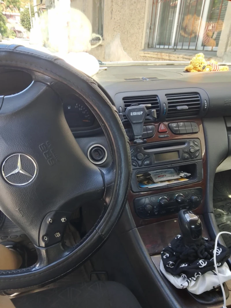 Mercedes-Benz 220 С 220, снимка 3 - Автомобили и джипове - 48642172