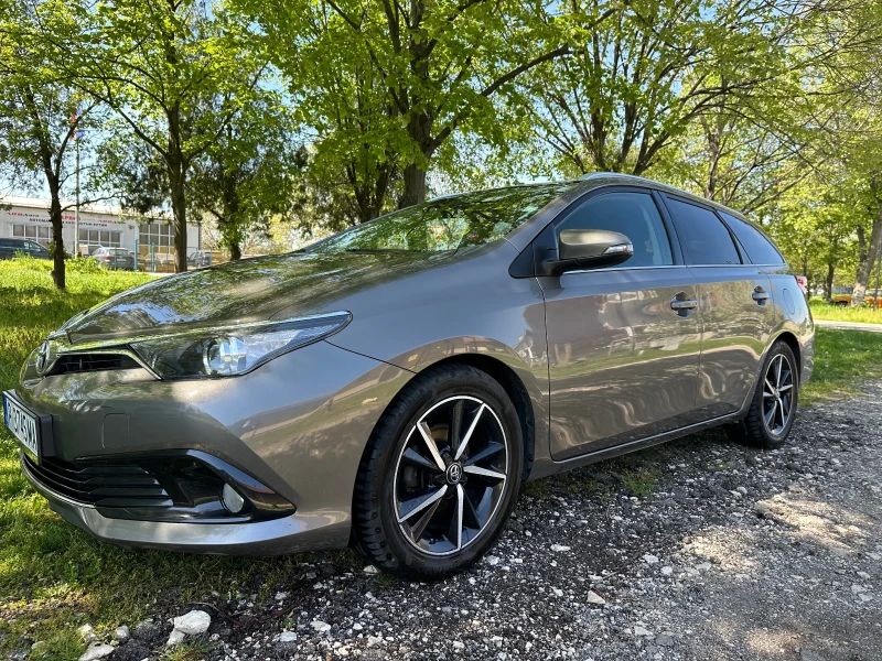 Toyota Auris, снимка 4 - Автомобили и джипове - 52197277
