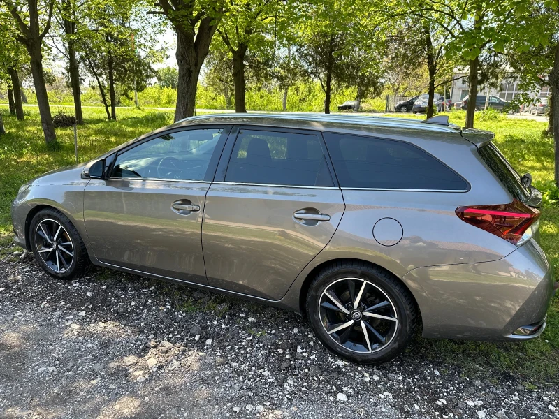 Toyota Auris, снимка 2 - Автомобили и джипове - 52197277