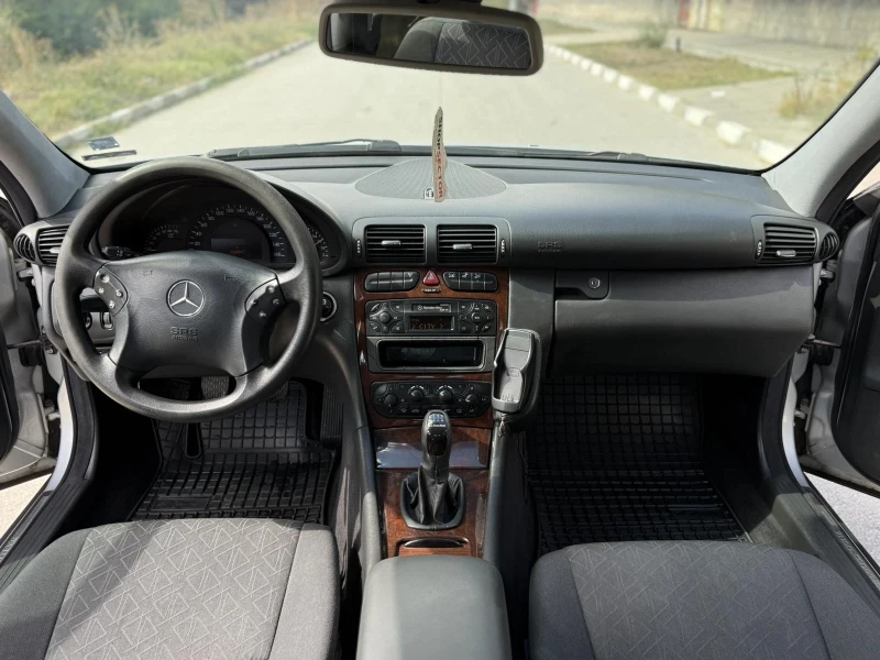 Mercedes-Benz C 180, снимка 7 - Автомобили и джипове - 52049719