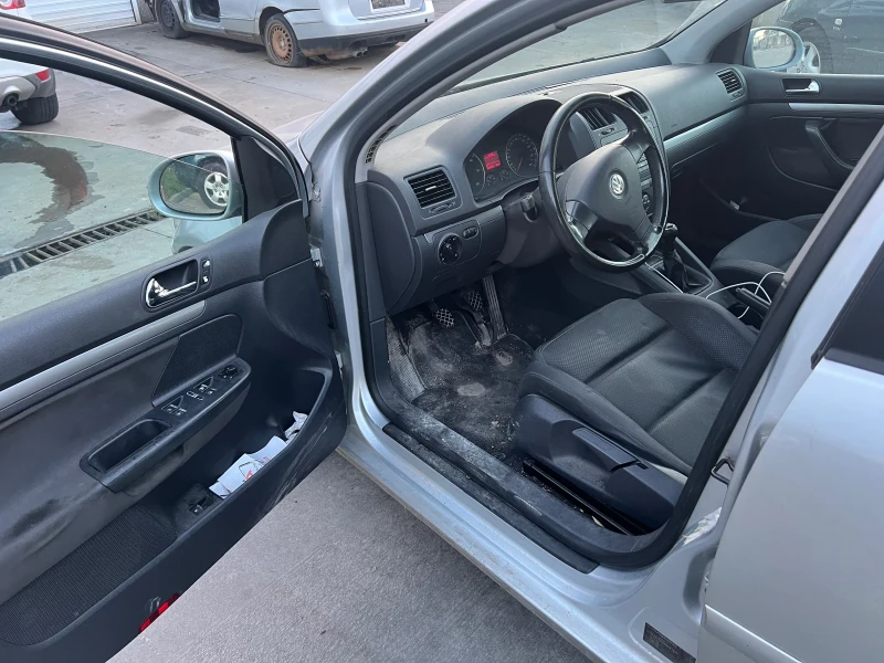 VW Golf 2.0 TDI , снимка 5 - Автомобили и джипове - 52718976