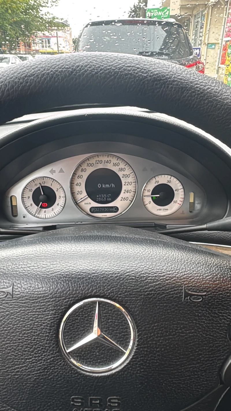 Mercedes-Benz E 320, снимка 4 - Автомобили и джипове - 52813212