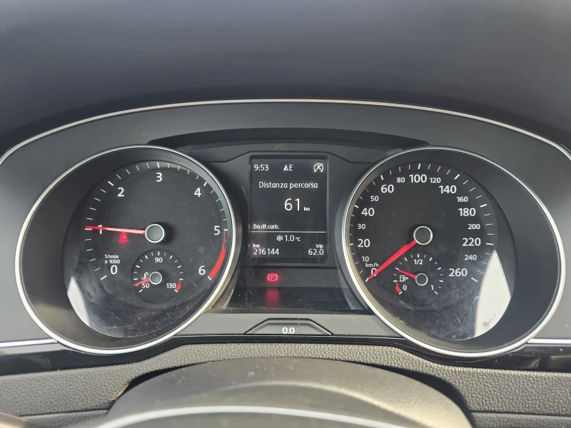 VW Passat Comfort line 6 скорости, снимка 17 - Автомобили и джипове - 52838272