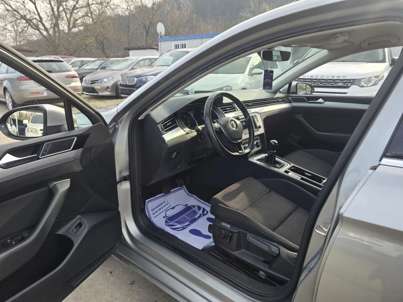 VW Passat Comfort line 6 скорости, снимка 10 - Автомобили и джипове - 52838272