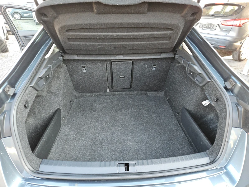 Skoda Octavia 2.0TDI/Executive/LED/DISTRONIC/CARPLAY/NAVI/БЛУТУТ, снимка 4 - Автомобили и джипове - 52848450