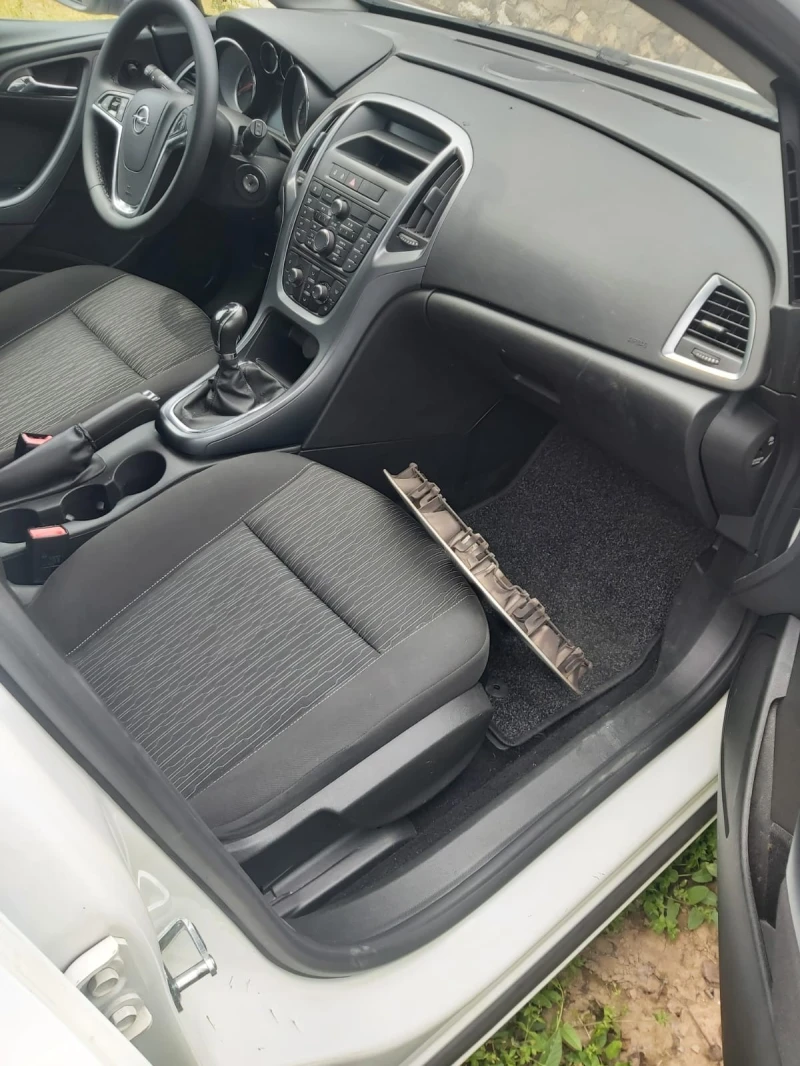 Opel Astra 1.3, снимка 6 - Автомобили и джипове - 53005980