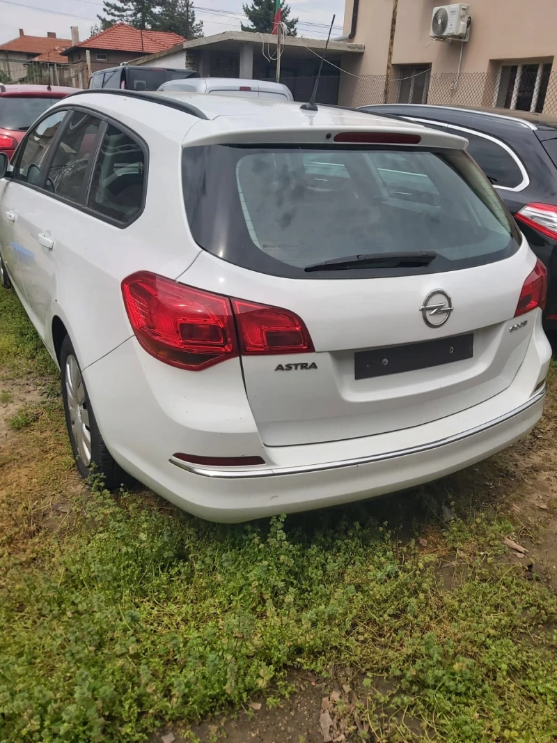 Opel Astra 1.3, снимка 2 - Автомобили и джипове - 53005980