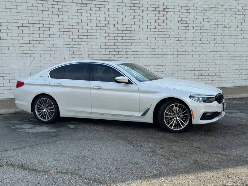 BMW 530E HUD* HARMAN KARDON* AMBIENT* LANE* BLIND SPOT* , снимка 6 - Автомобили и джипове - 53119128