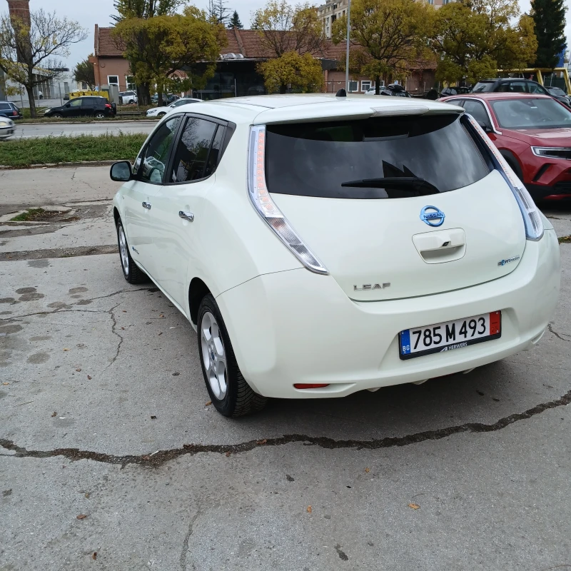 Nissan Leaf , снимка 10 - Автомобили и джипове - 53149901