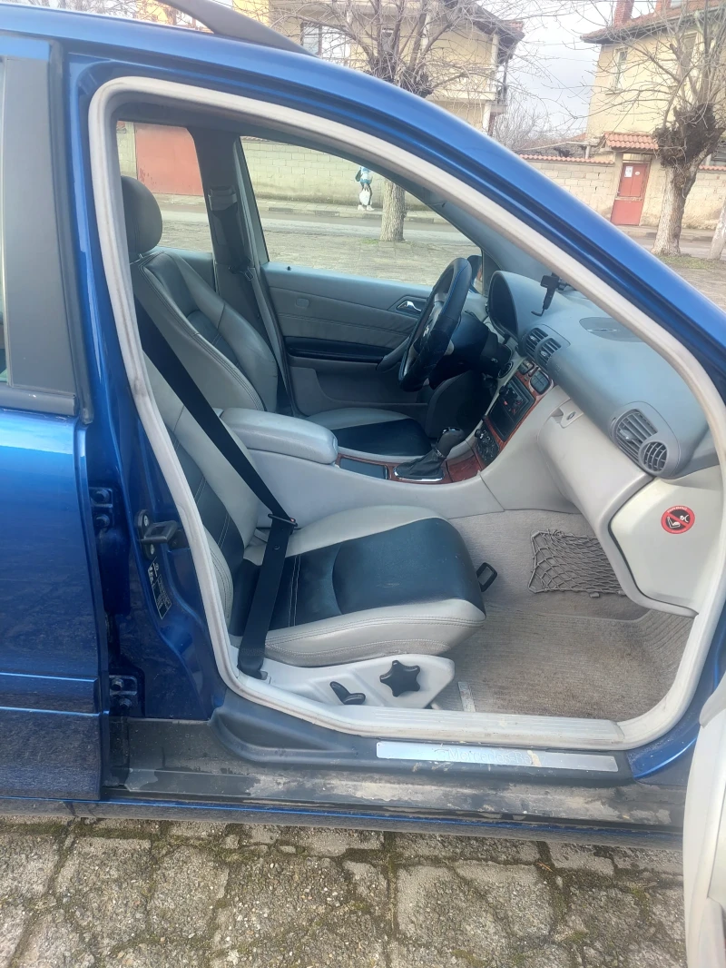 Mercedes-Benz C 220, снимка 10 - Автомобили и джипове - 53432520