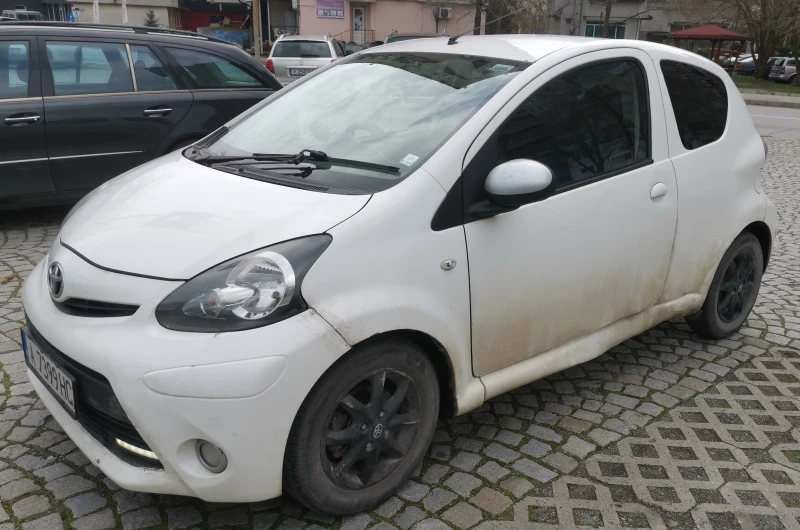 Toyota Aygo, снимка 4 - Автомобили и джипове - 53600339