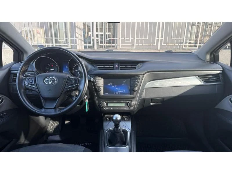 Toyota Avensis 2.0D Executive, снимка 8 - Автомобили и джипове - 48403896