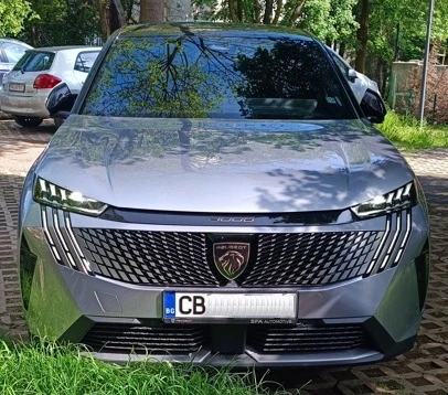 Peugeot 3008 GT 1.2 145 HYBRID 48V e-DCS6 PANORAMA