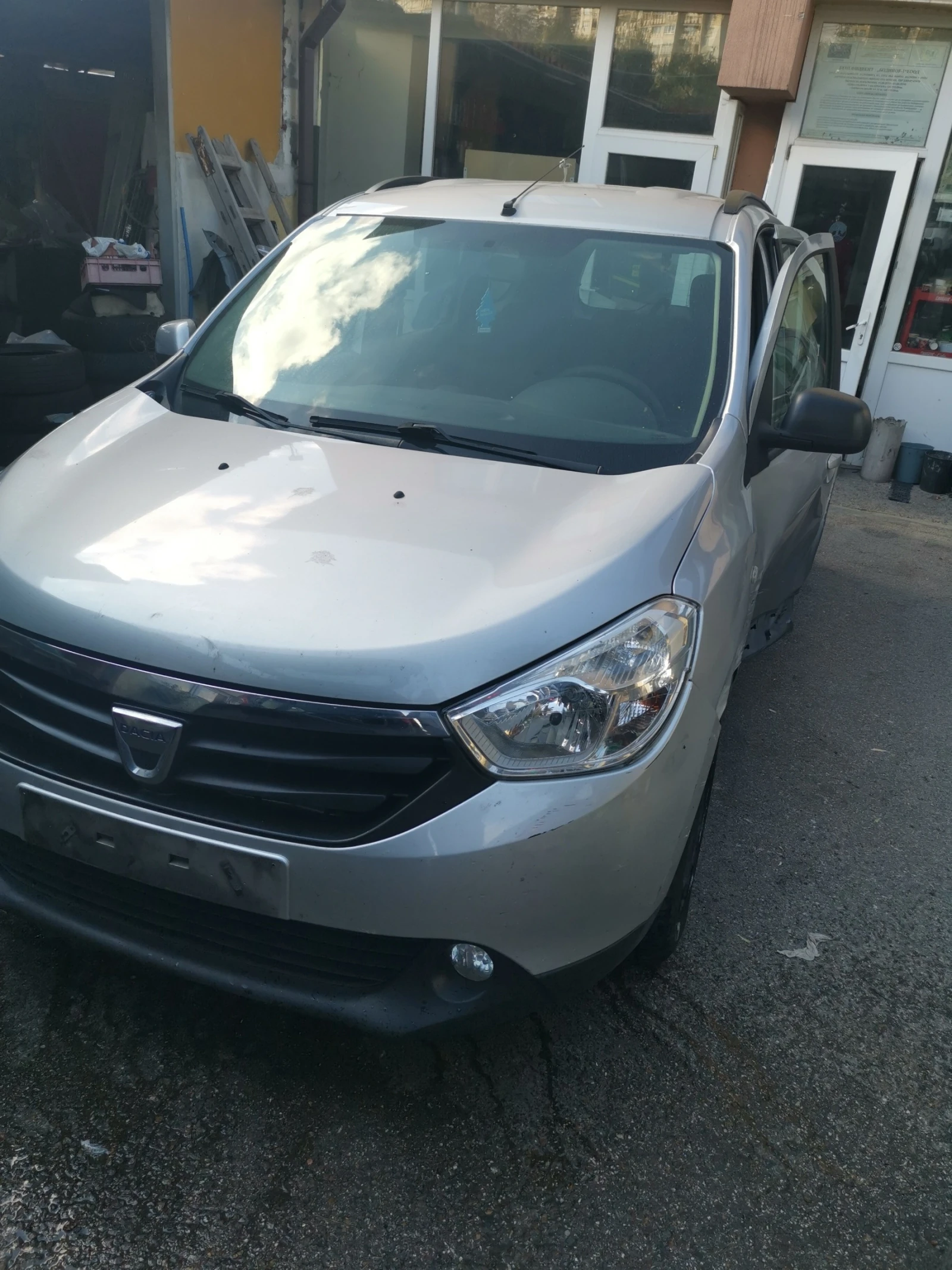 Dacia Lodgy 1.6.- 7 места - [1] 