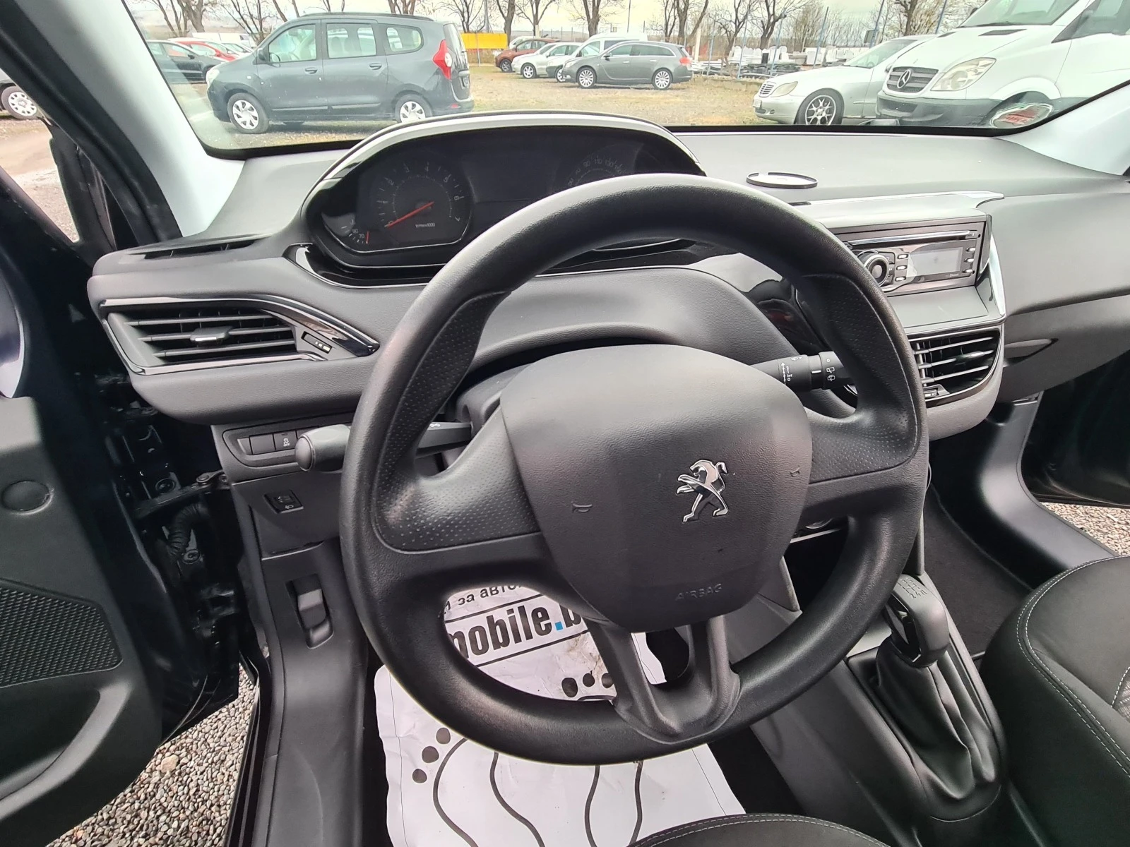 Peugeot 208 1.0  | Mobile.bg — изображение 12