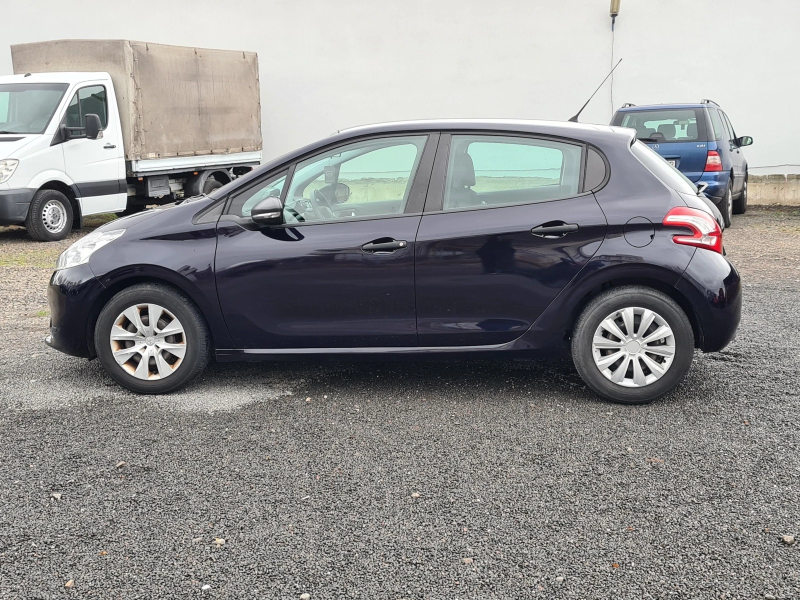 Peugeot 208 1.0  - изображение 7