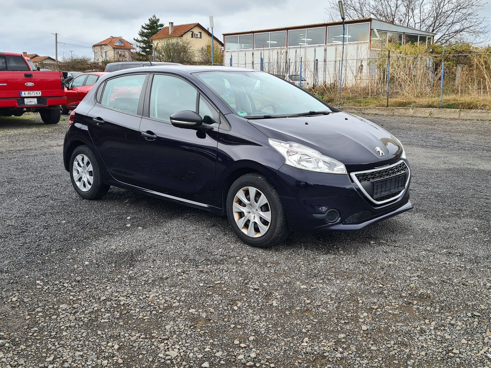 Peugeot 208 1.0  - изображение 2