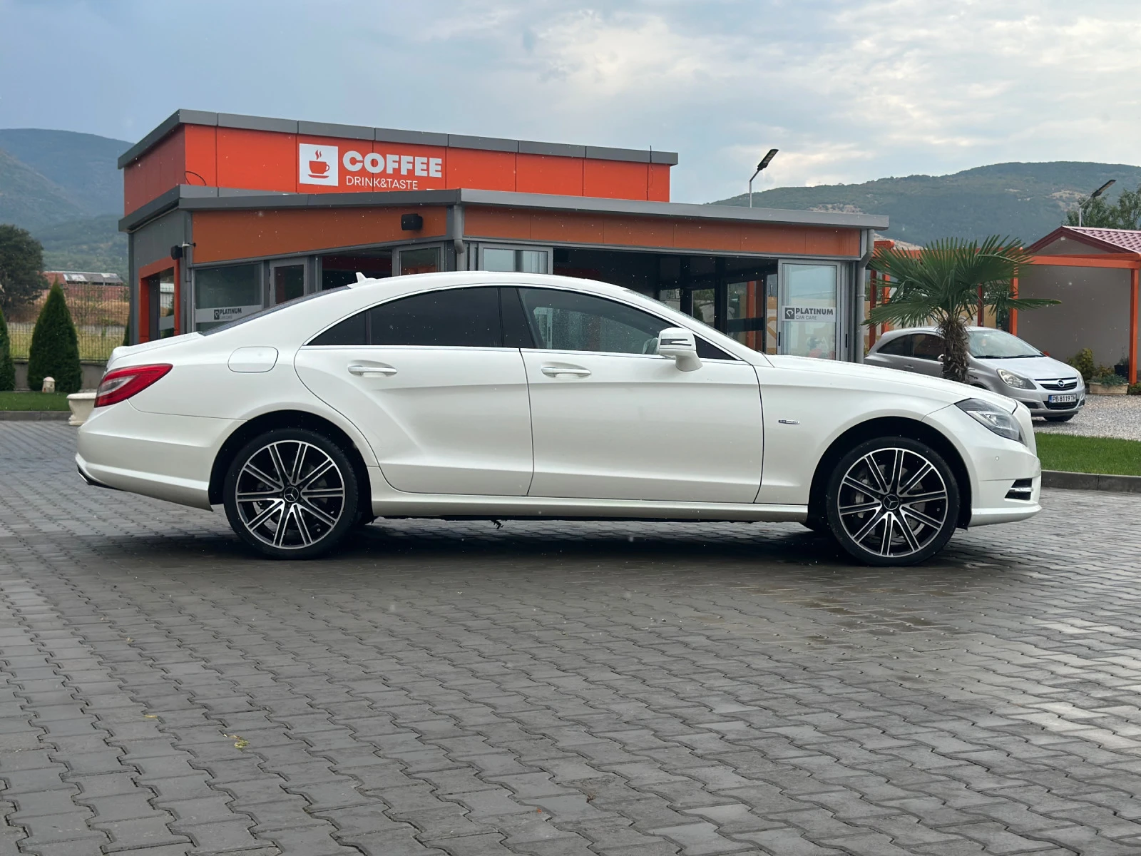 Mercedes-Benz CLS 500 AMG Pack 110 000 km - изображение 2