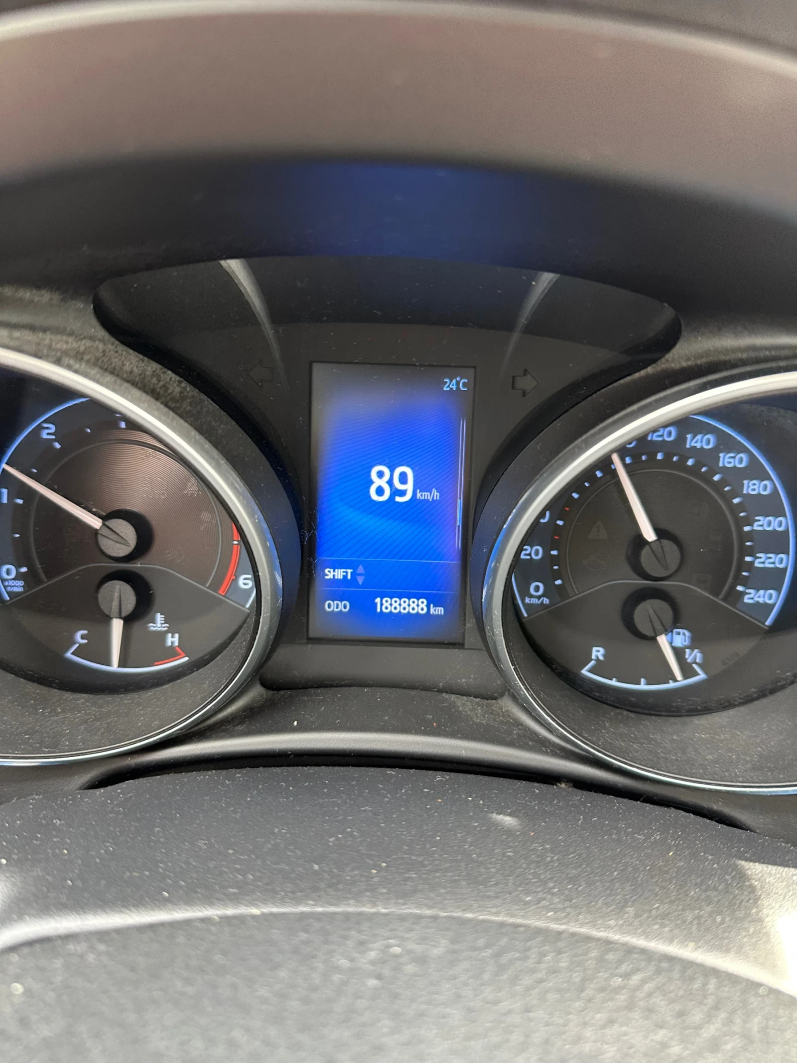 Toyota Auris | Mobile.bg � ����������� 13