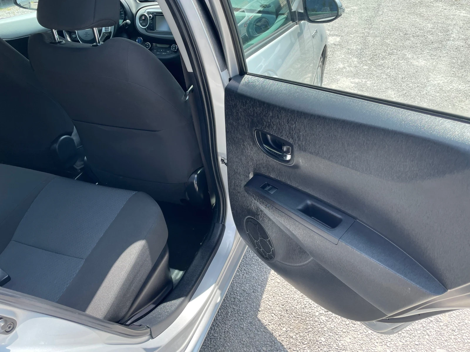 Toyota Yaris 1.5 HYBRID, КАМЕРА, 5B - изображение 10