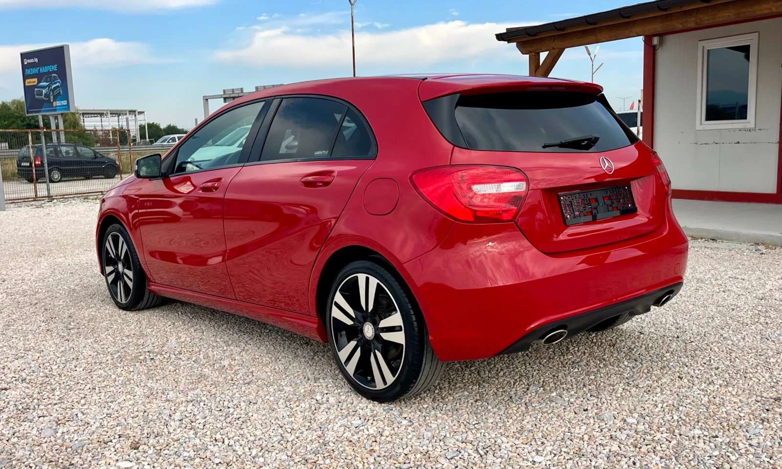 Mercedes-Benz A 180 * Premium* Automatic* Panorama* Sport*  - изображение 3