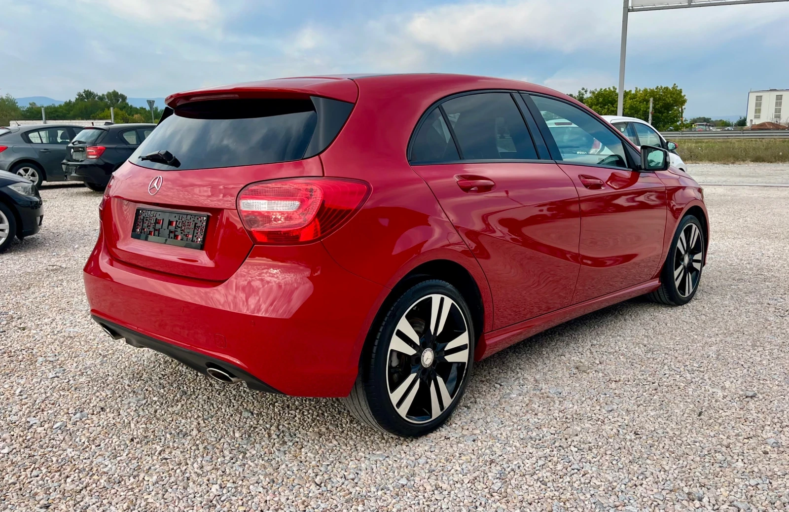Mercedes-Benz A 180 * Premium* Automatic* Panorama* Sport*  - изображение 4