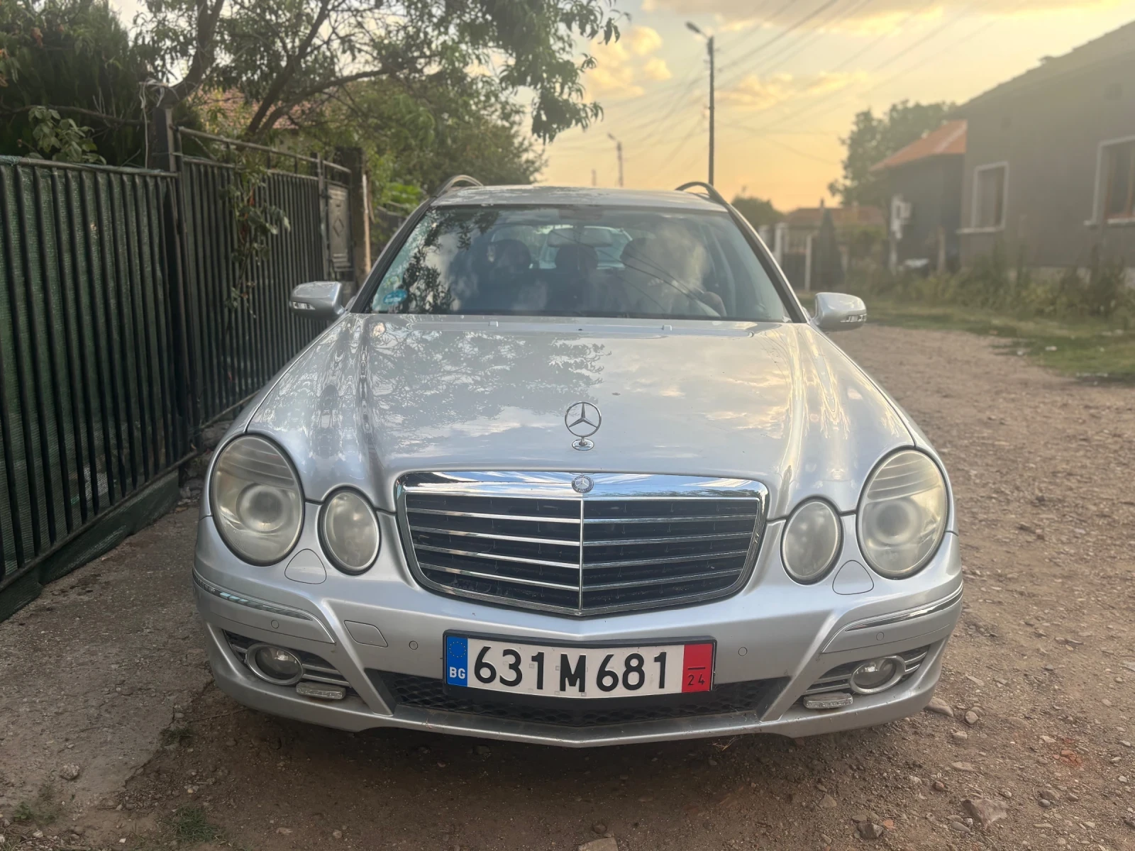 Mercedes-Benz E 200  - изображение 2