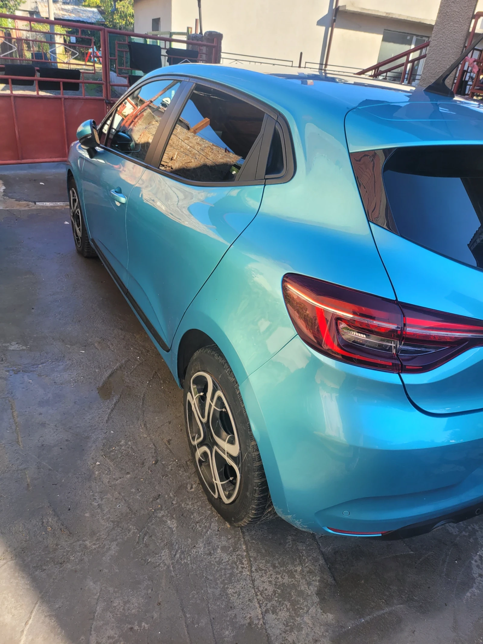 Renault Clio КАТО НОВО! 75 000 км. Първи собственик - изображение 3