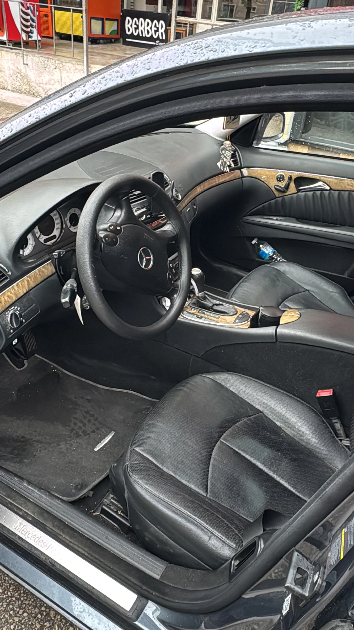 Mercedes-Benz E 320  - изображение 8