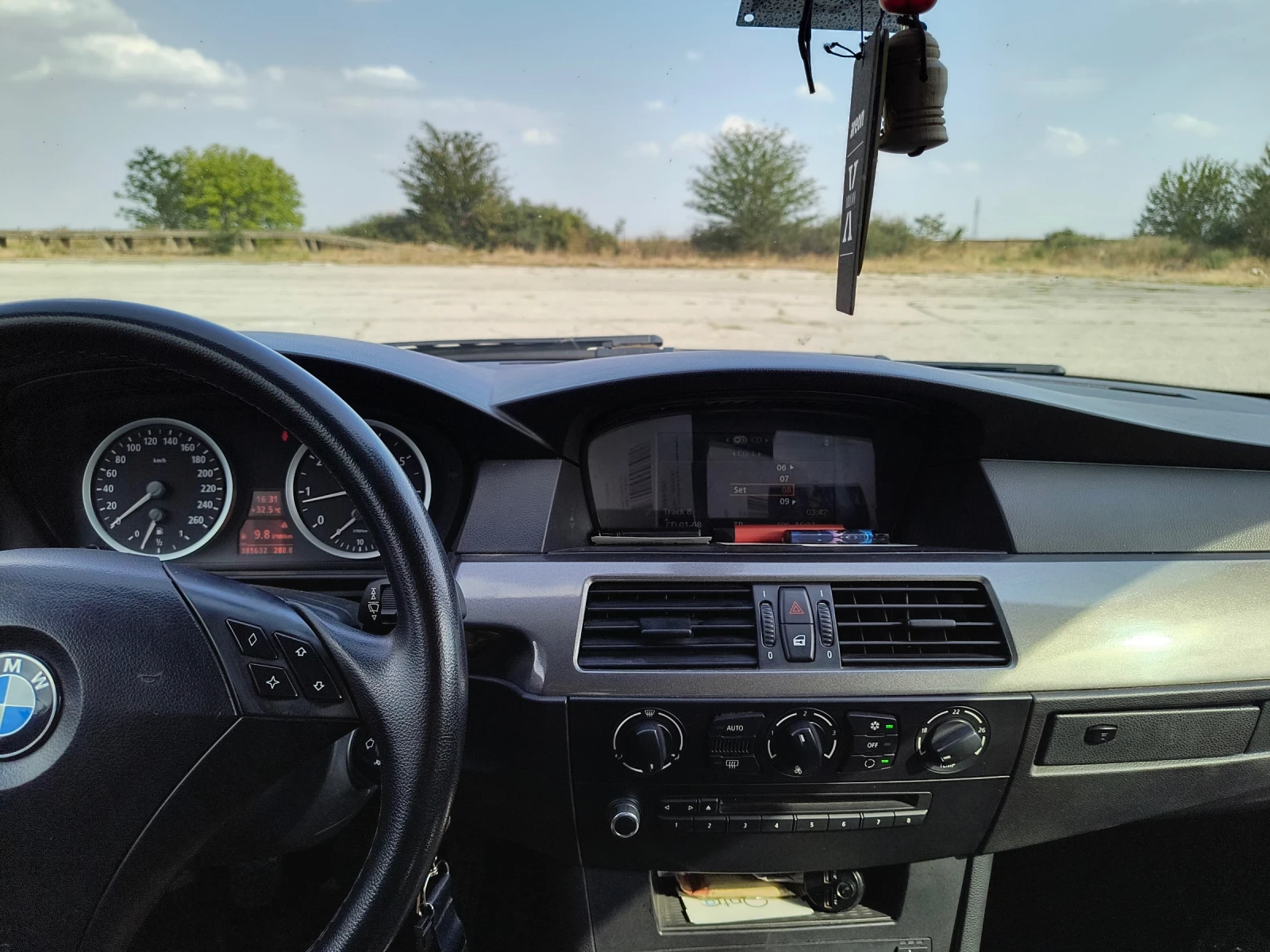 BMW 520 2.2i, снимка 11 - Автомобили и джипове - 53968789