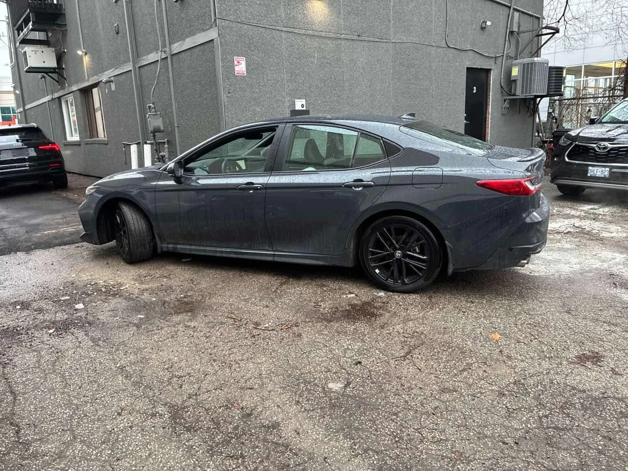 Toyota Camry SE / DISTRONIC / CAMERA / КЛИП НА МОТОРА , снимка 2 - Автомобили и джипове - 54110270