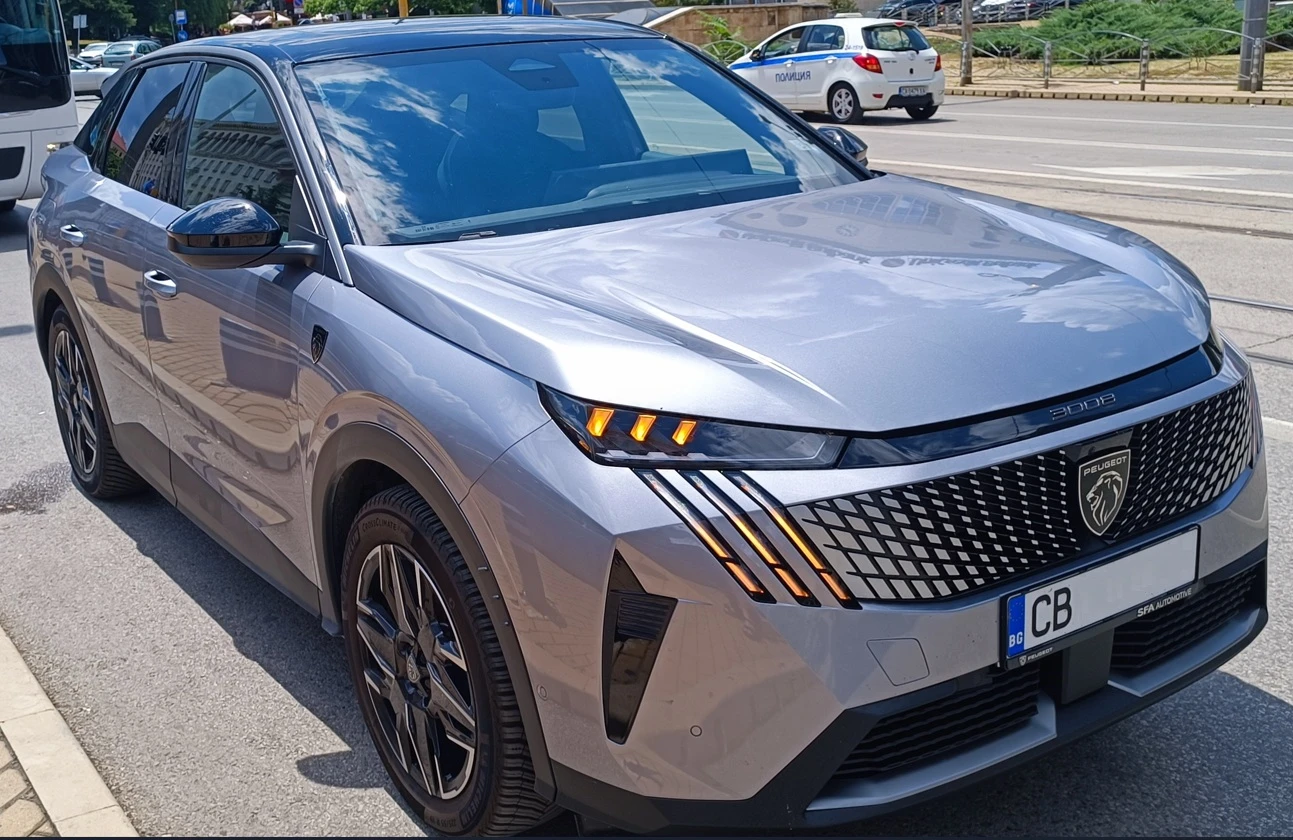 Peugeot 3008 GT 1.2 145 HYBRID 48V e-DCS6 PANORAMA, снимка 6 - Автомобили и джипове - 54329934
