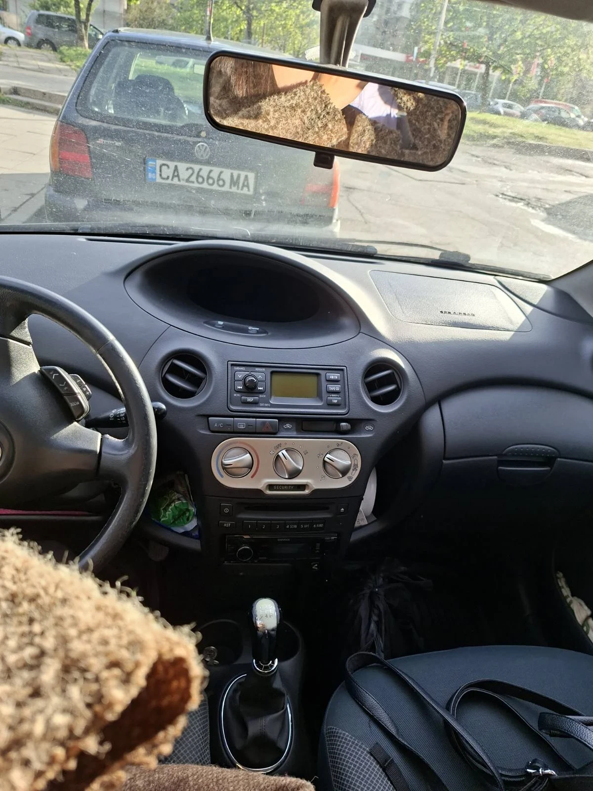 Toyota Yaris 1.3, снимка 4 - Автомобили и джипове - 54404924